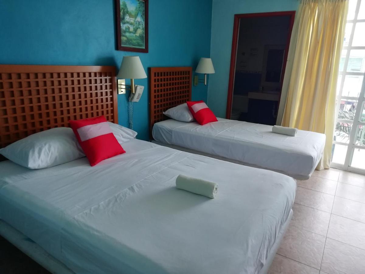 Oyo Hotel Gandhi Chetumal Extérieur photo